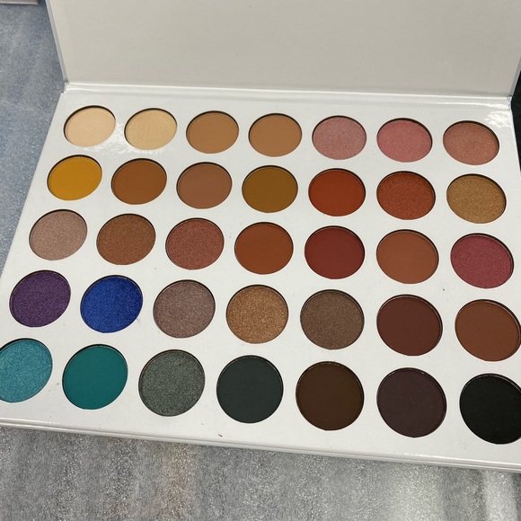 Eye shadows - Picture 7 of 7